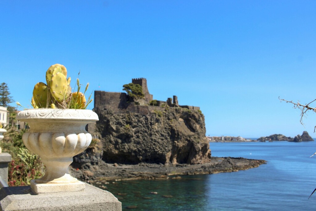 Aci Castello